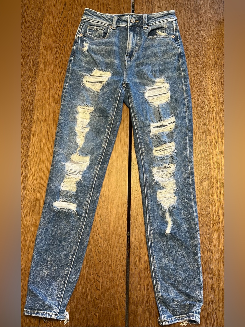 American Eagle Outfitters distressed jeans size 0